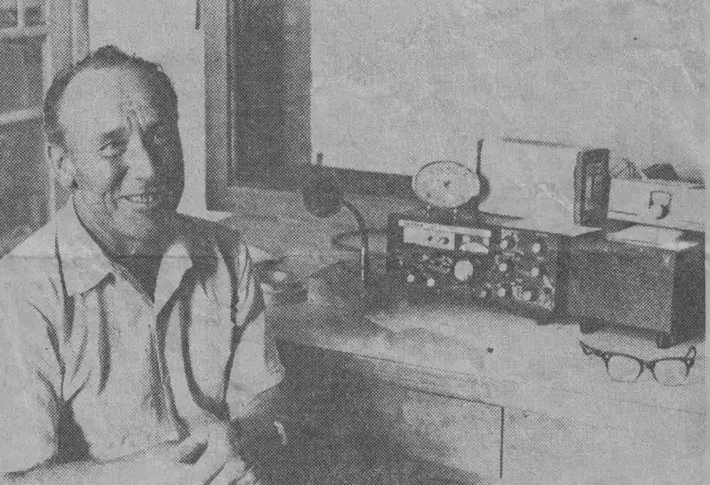 Istorijska fotografija Rajka Ilića, predsednika Radio kluba Nikola Tesla Bač YU7OPQ